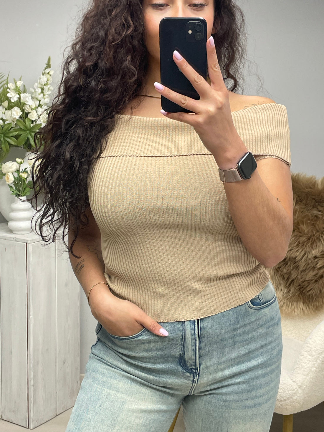Off shoulder top beige