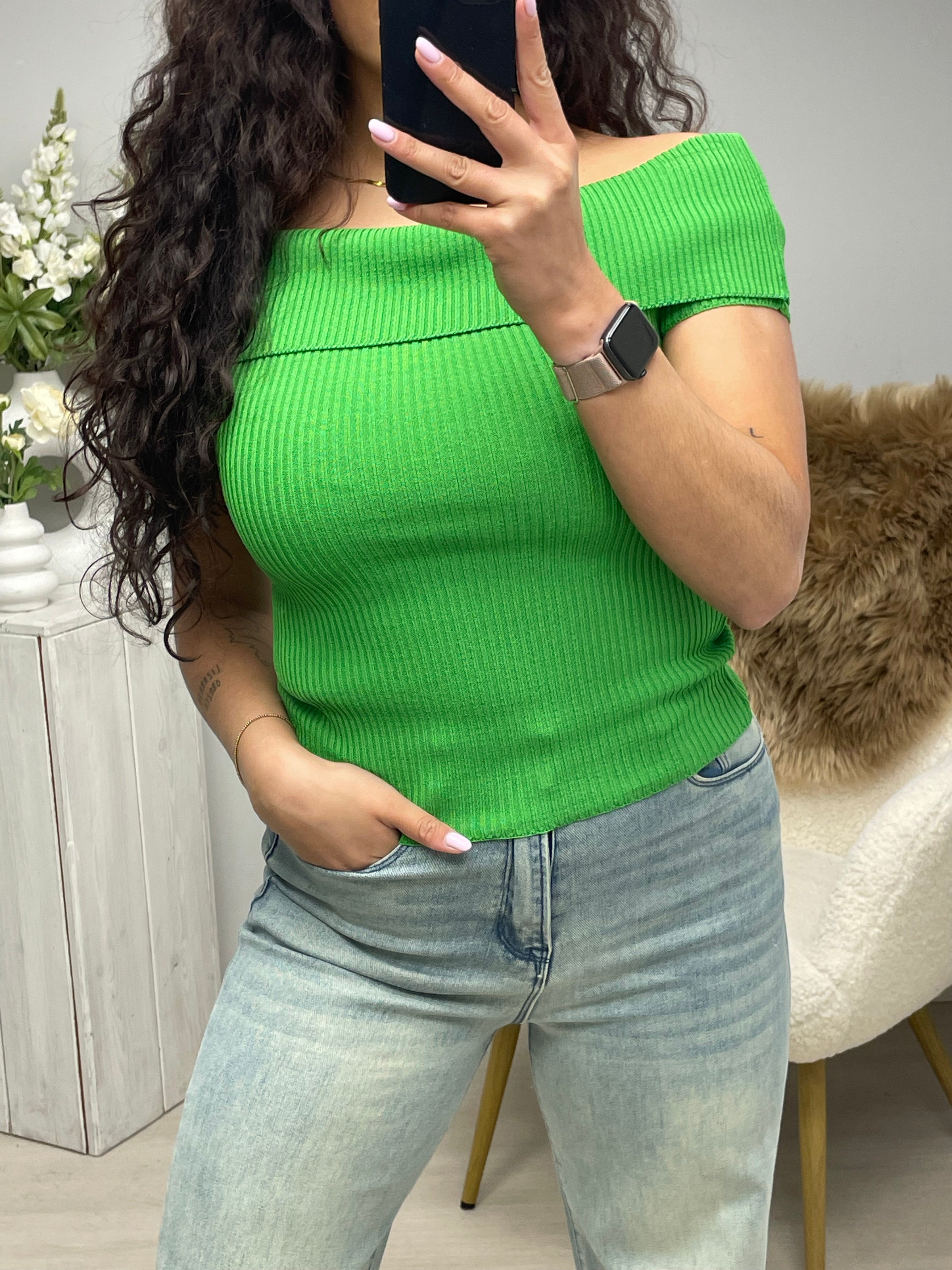 Off shoulder top green