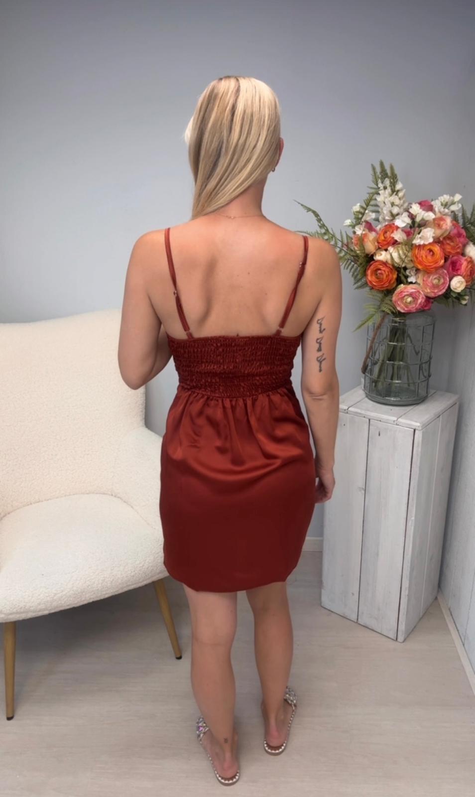 Silky cocktail dress bruin