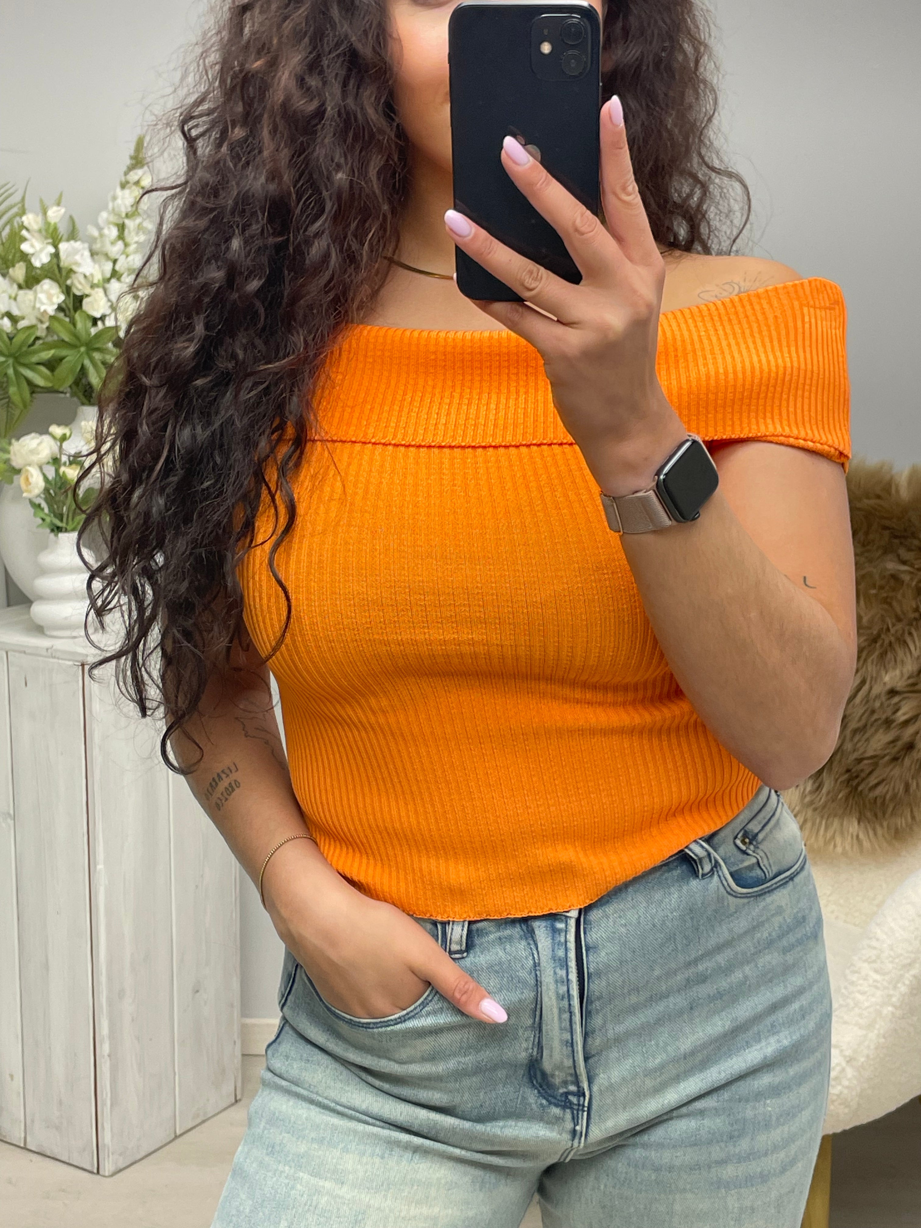 Off shoulder top oranje